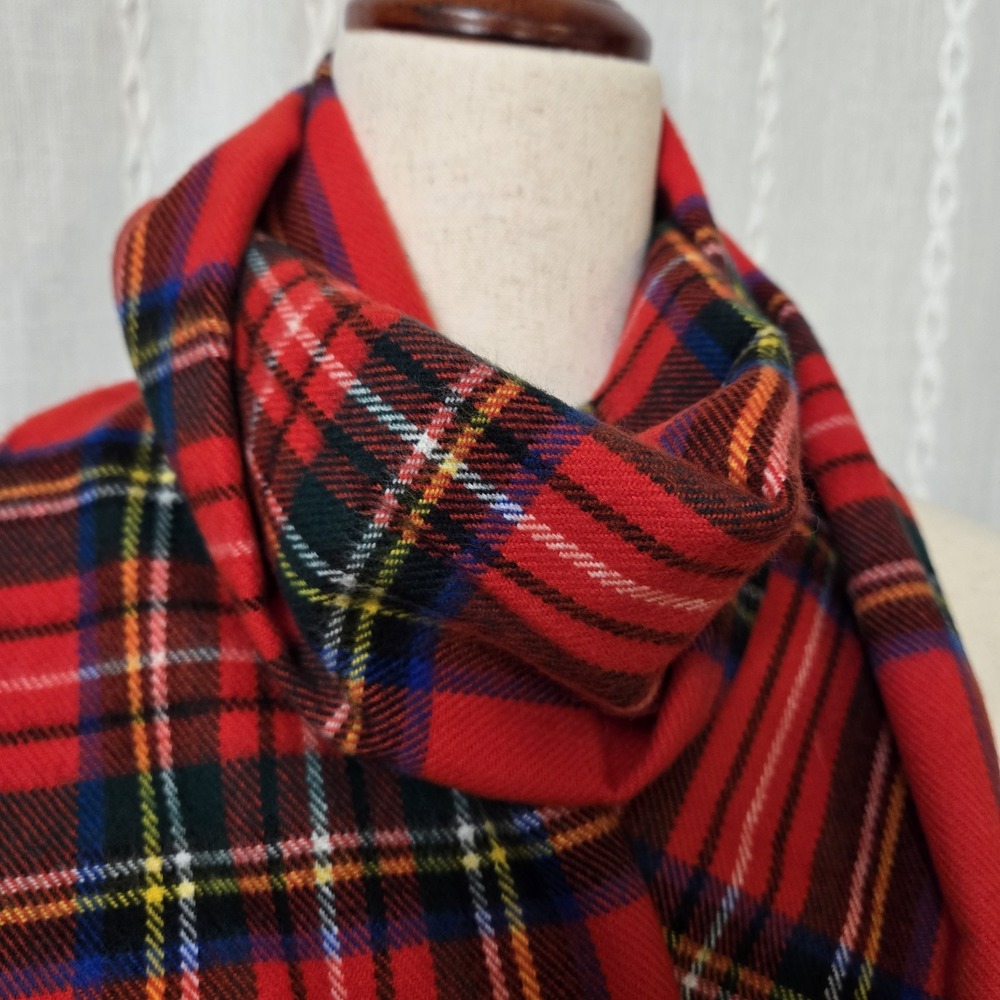 Better Than Cashmere Brand Red Tartan Old Money Classic Fringe Preppy Acrylic - Picture 2 of 7